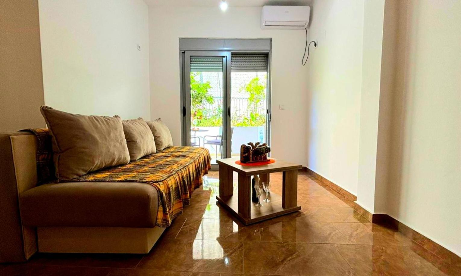 Mala Plaza Apartments أولتْسي المظهر الخارجي الصورة